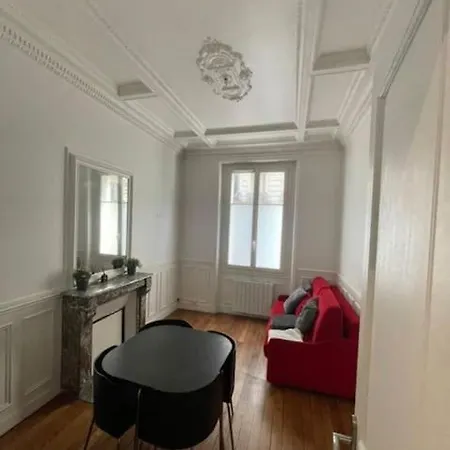 Haussmanien Parigi